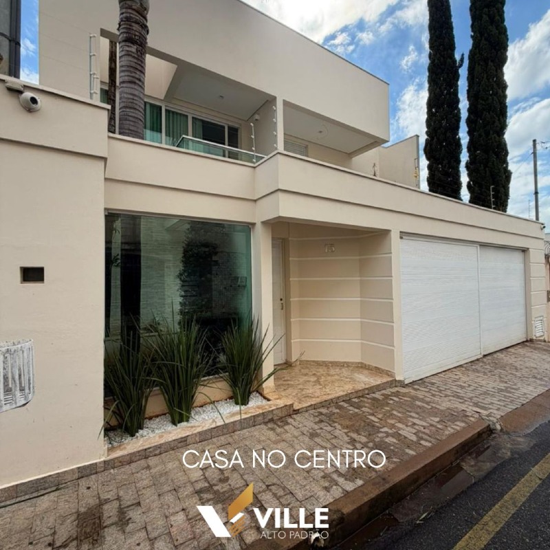 Casa à venda no Centro: 