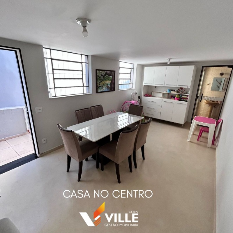 Casa à venda no Centro: 