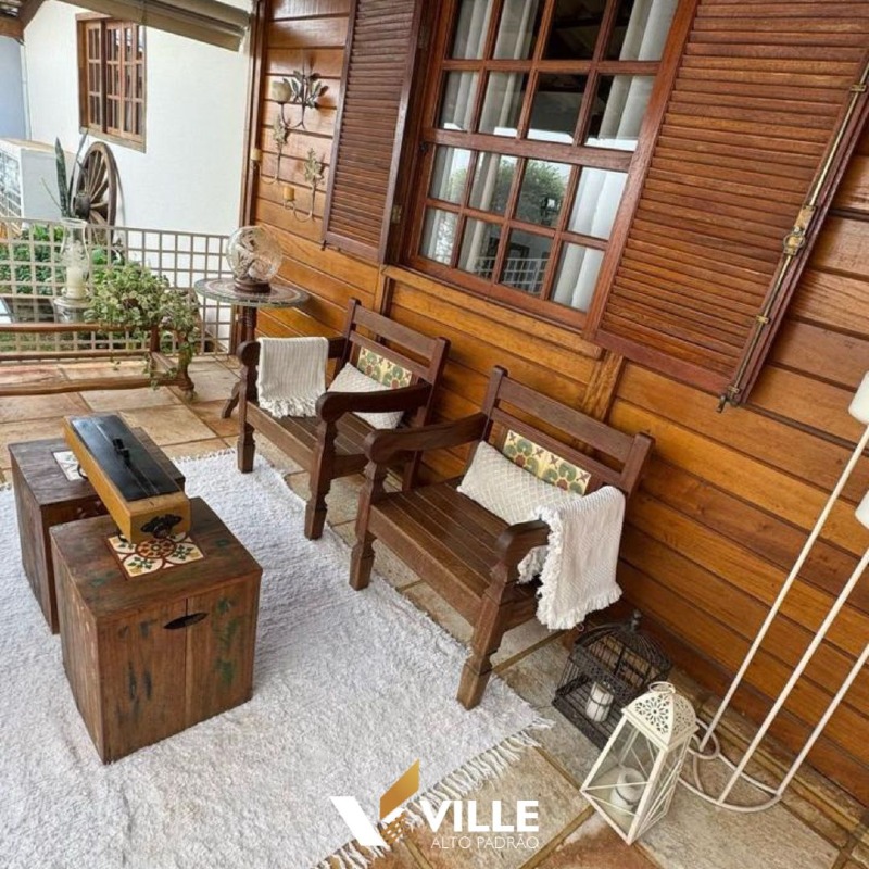 Casa à venda no Centro: 