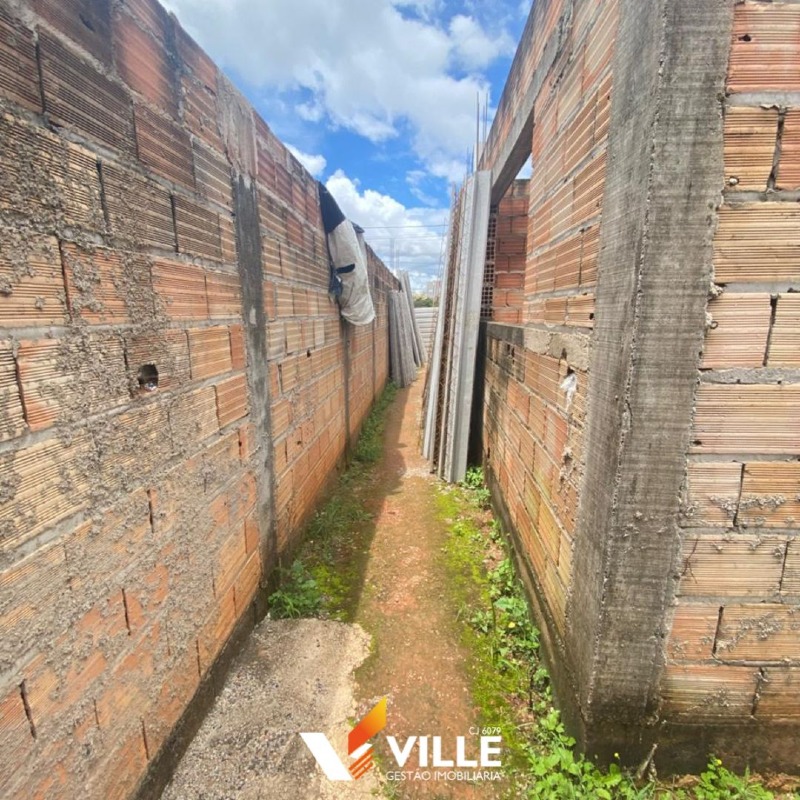 Casa à venda no Mangabeiras IV : 