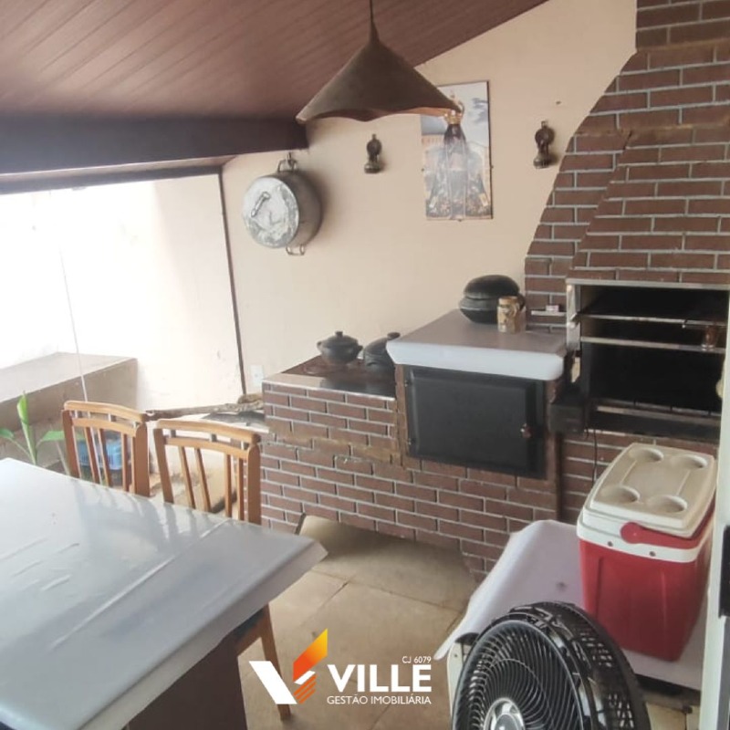 Casa à venda no Área II: 