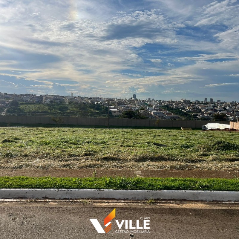 Lote em condomínio à venda no Condomínio Villa das Artes: 