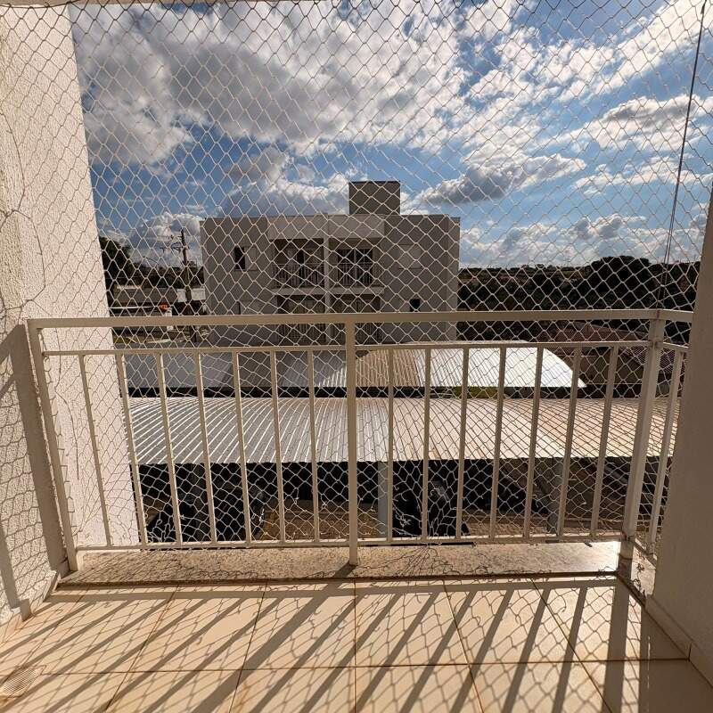 Apartamento para aluguel no Guilhermina Vieira Chaer: 