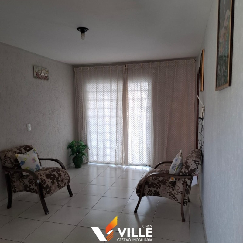 Casa à venda no Centro: 