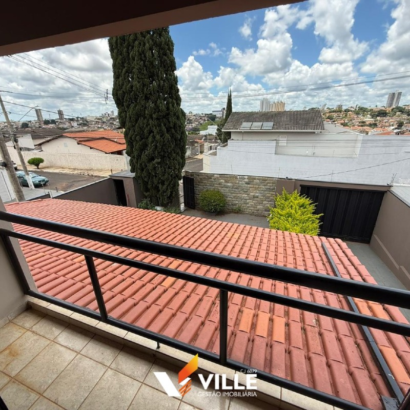 Casa à venda no Guilhermina Vieira Chaer: 