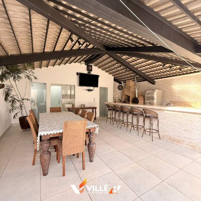 Casa à venda no Centro: 