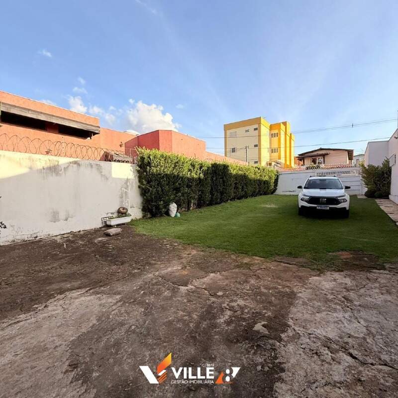 Casa à venda no Centro: 