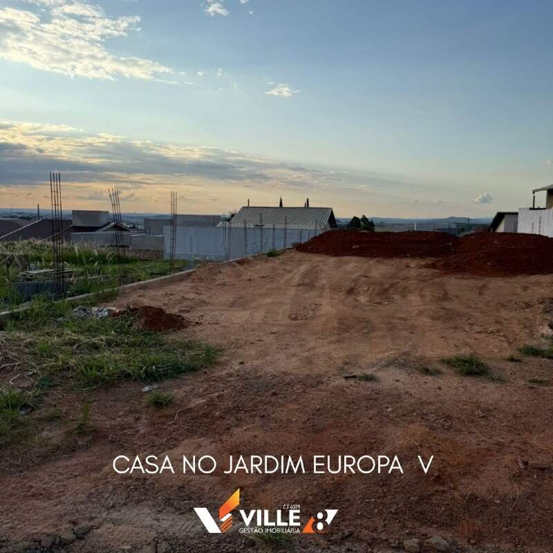 Casa à venda no Jardim Europa V: 