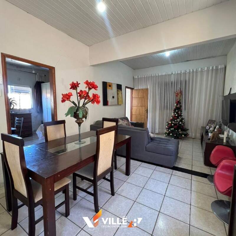 Casa à venda no Centro: 