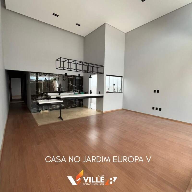 Casa à venda no Jardim Europa V: 