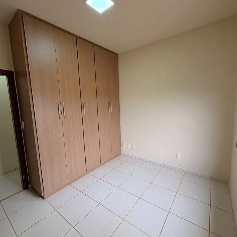 Casa para aluguel no Vila Silvéria: 