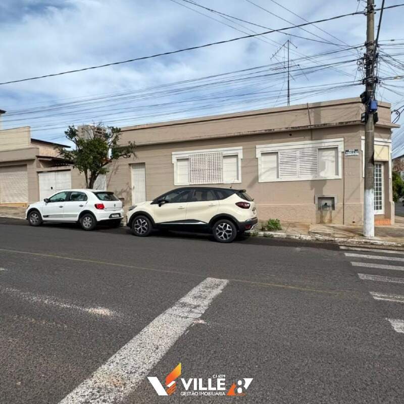 Casa à venda no Centro: 