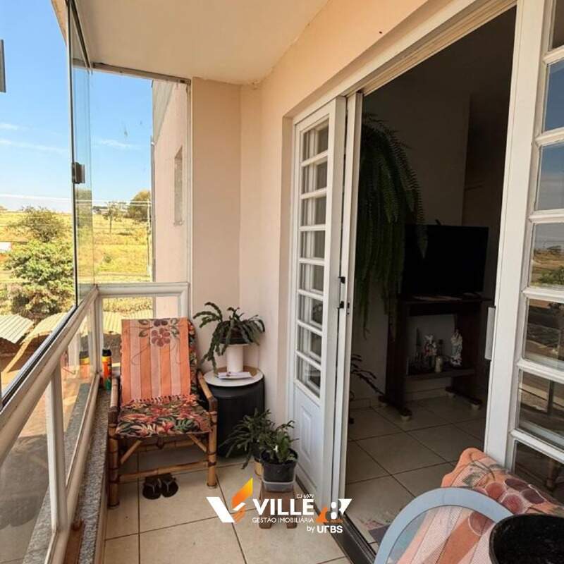 Apartamento à venda no Guilhermina Vieira Chaer: 