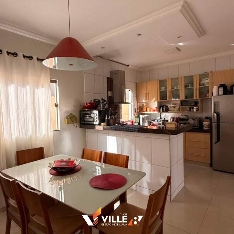 Casa à venda no Guilhermina Vieira Chaer: 
