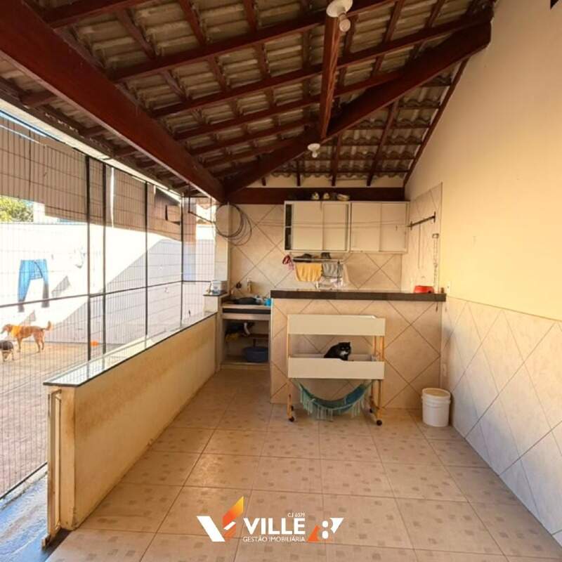 Casa à venda no Guilhermina Vieira Chaer: 