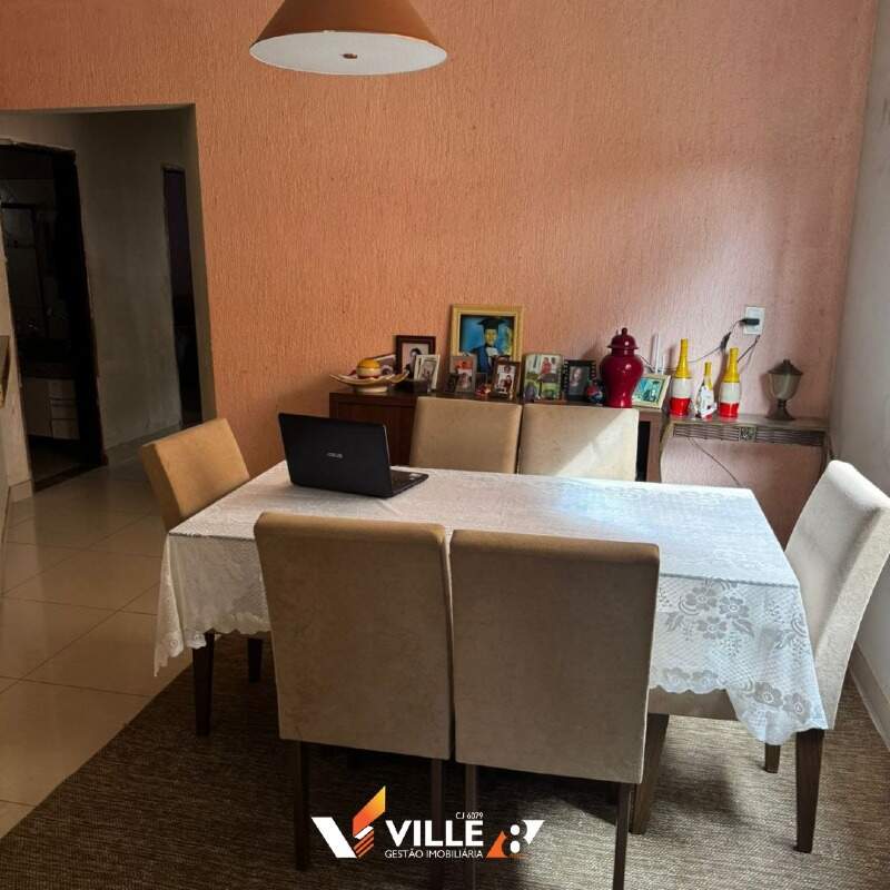 Casa à venda no Guilhermina Vieira Chaer: 