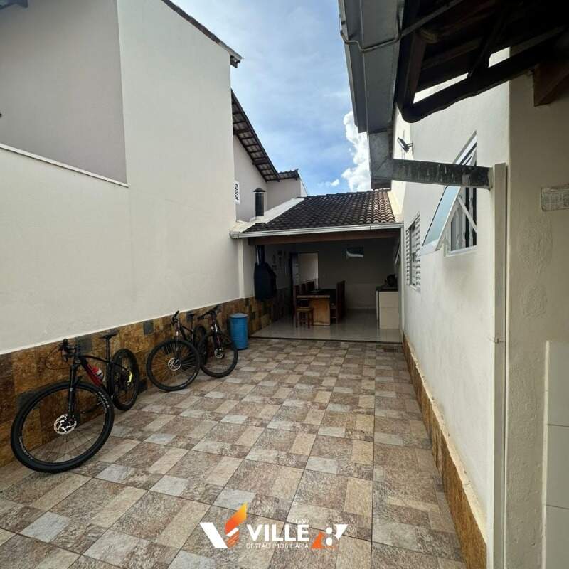 Casa à venda no Portal do Camburi: 