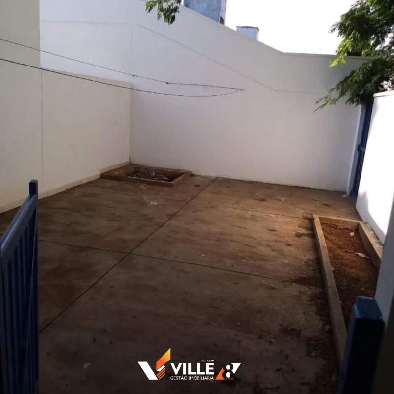 Casa à venda no Área II: 