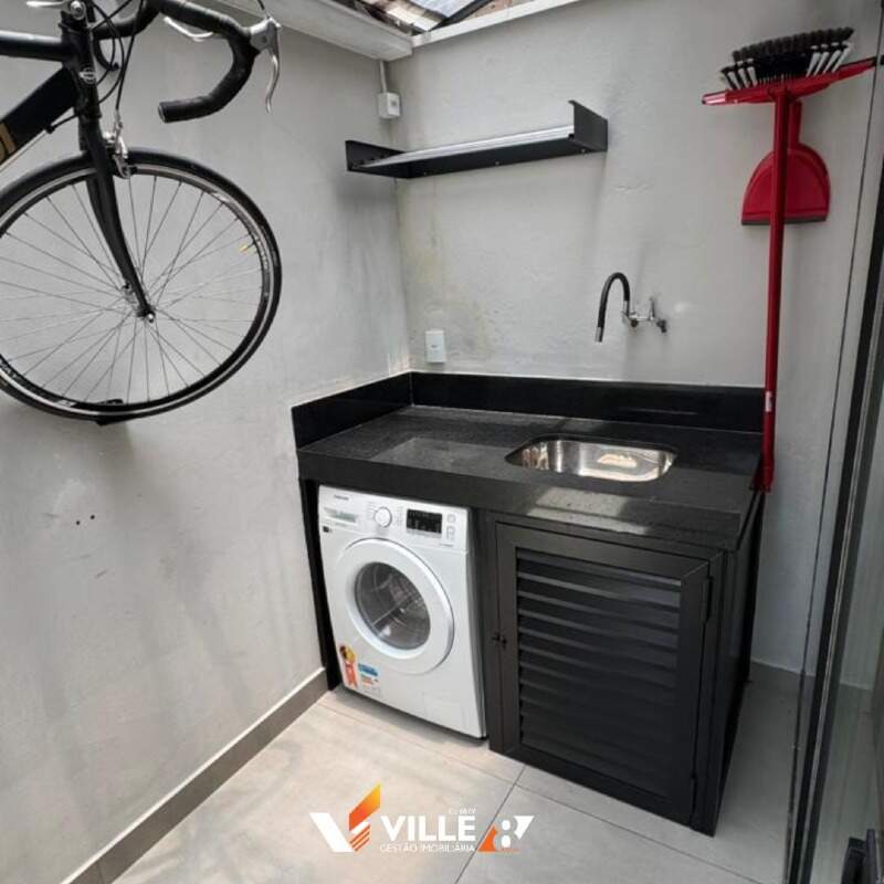 Flat à venda no Guilhermina Vieira Chaer: 
