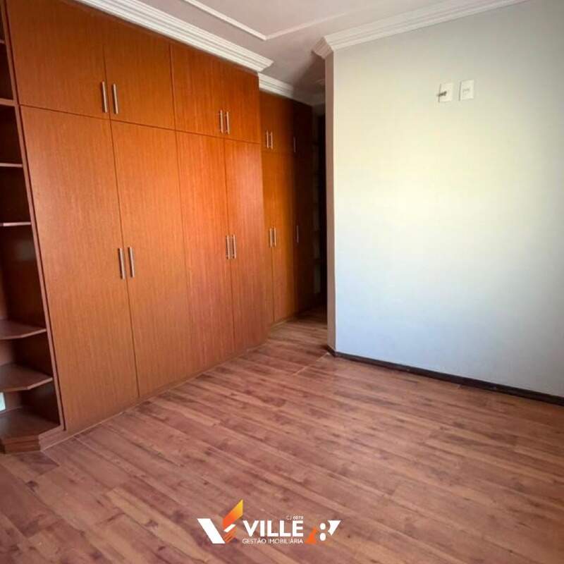 Casa à venda no Centro: 