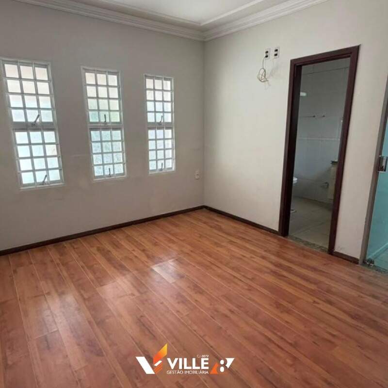 Casa à venda no Centro: 