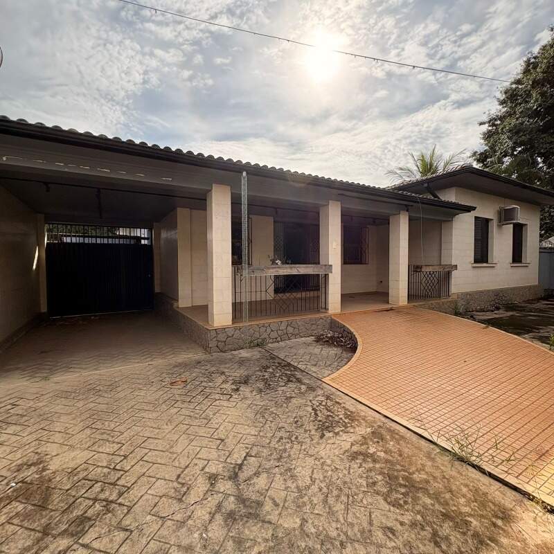 Casa para aluguel no Centro: 