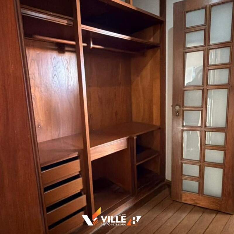 Casa à venda no Centro: 