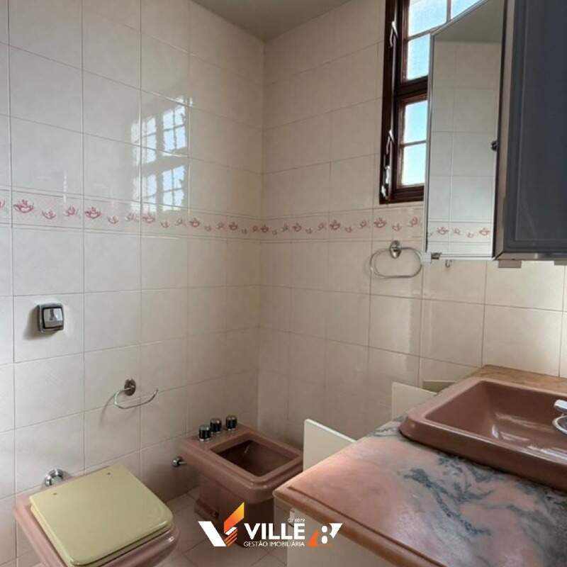 Casa à venda no Centro: 