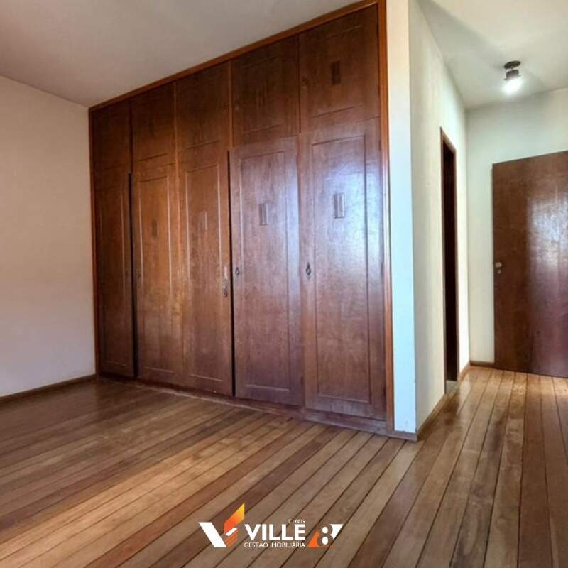 Casa à venda no Centro: 
