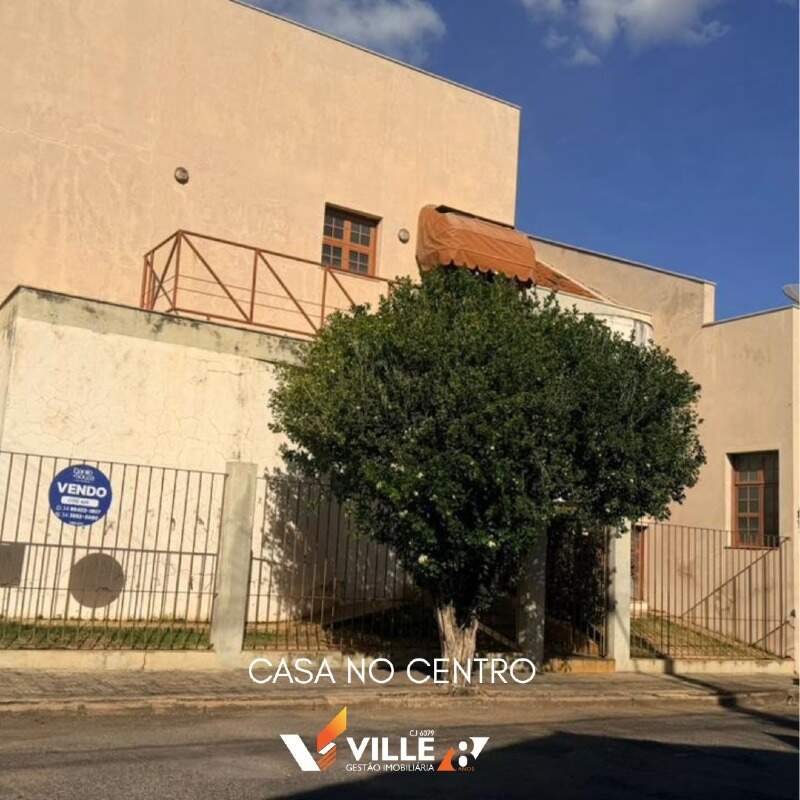 Casa à venda no Centro: 