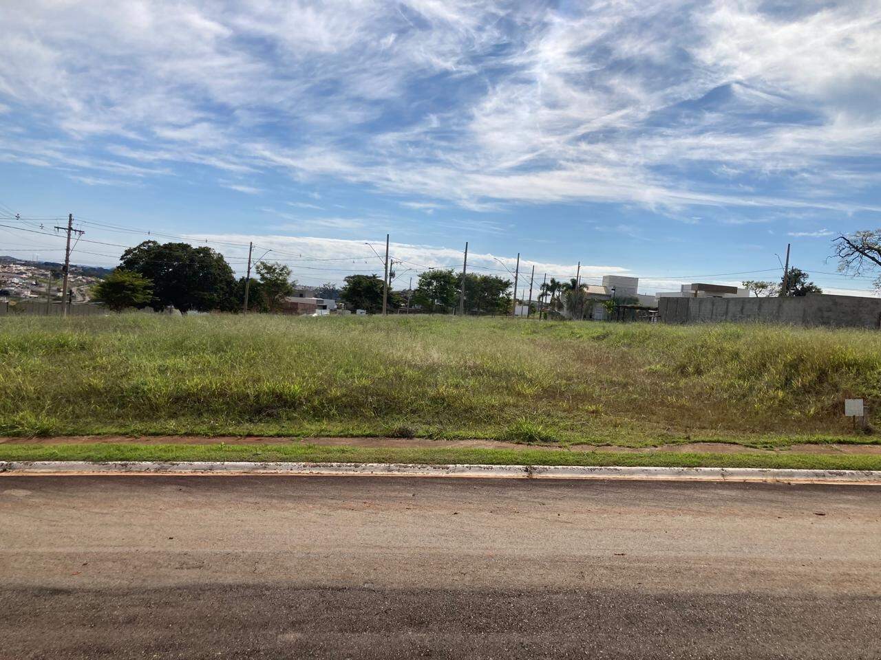 Lote em condomínio à venda no Condomínio Villa das Artes: 