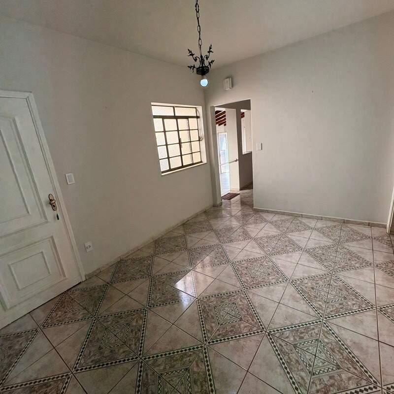 Casa para aluguel no Centro: 