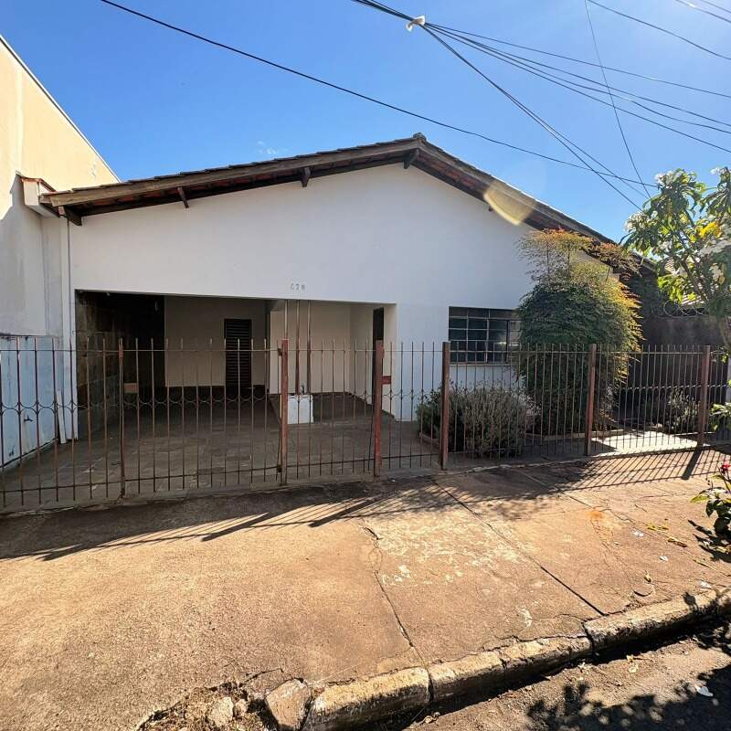 Casa para aluguel no Centro: 