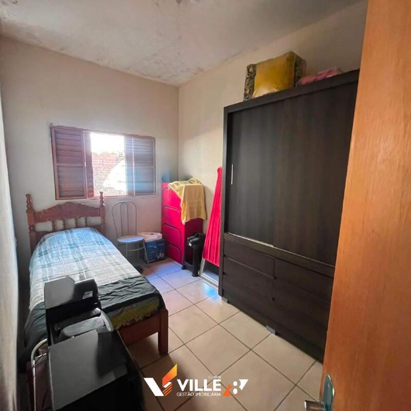 Casa à venda no Salomão Drumond: 