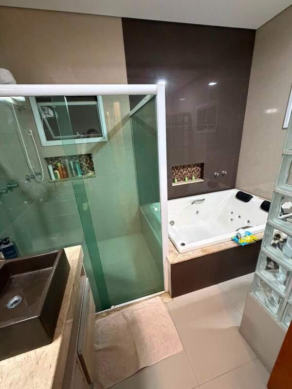 Casa à venda no Condomínio Bocaina: 