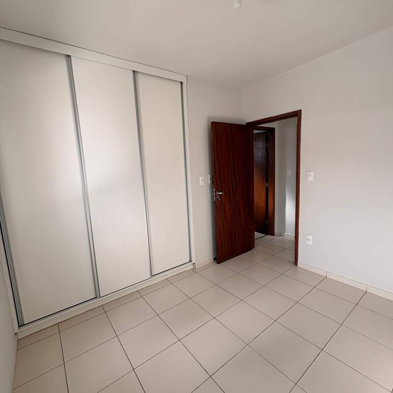Apartamento para aluguel no Guilhermina Vieira Chaer: 