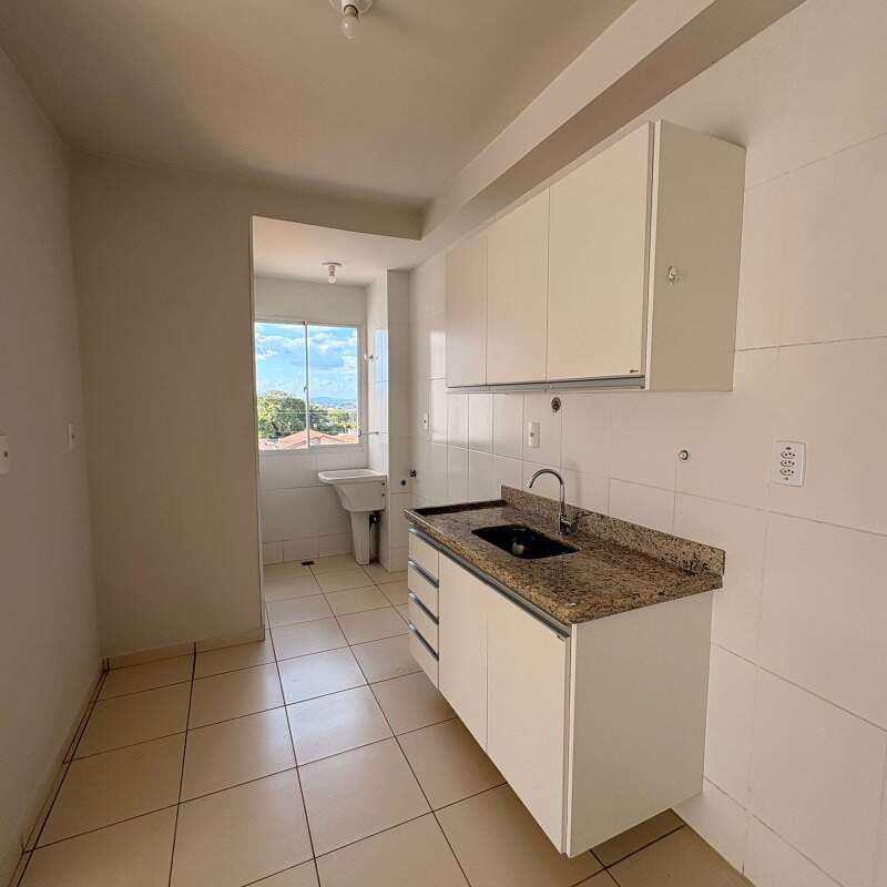 Apartamento para aluguel no Guilhermina Vieira Chaer: 