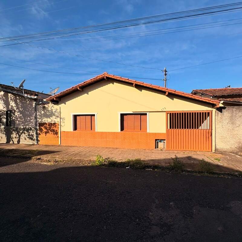 Casa para aluguel no Doutor Pedro Pezzuti: 