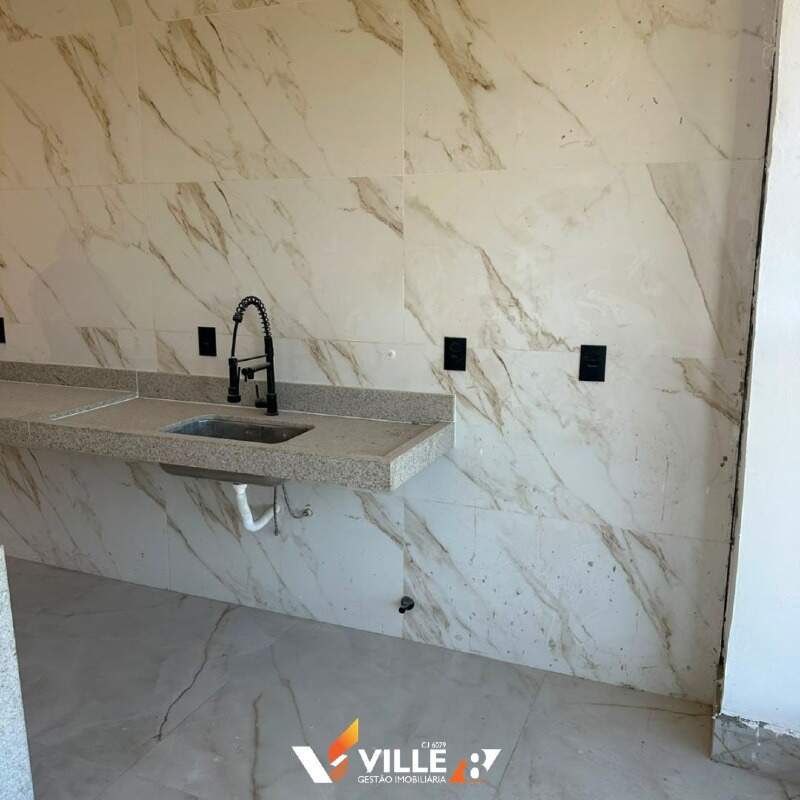 Apartamento à venda no Guilhermina Vieira Chaer: 