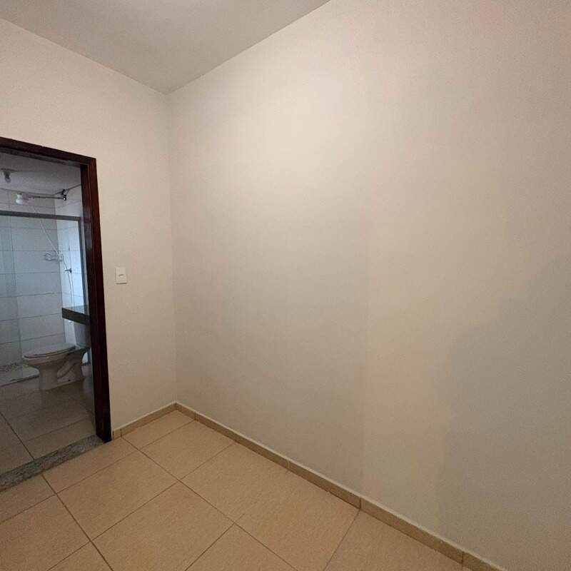 Apartamento para aluguel no Guilhermina Vieira Chaer: 
