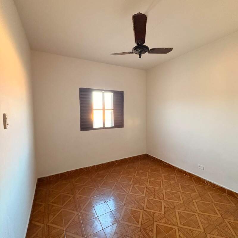 Casa para aluguel no Vila João Ribeiro: 