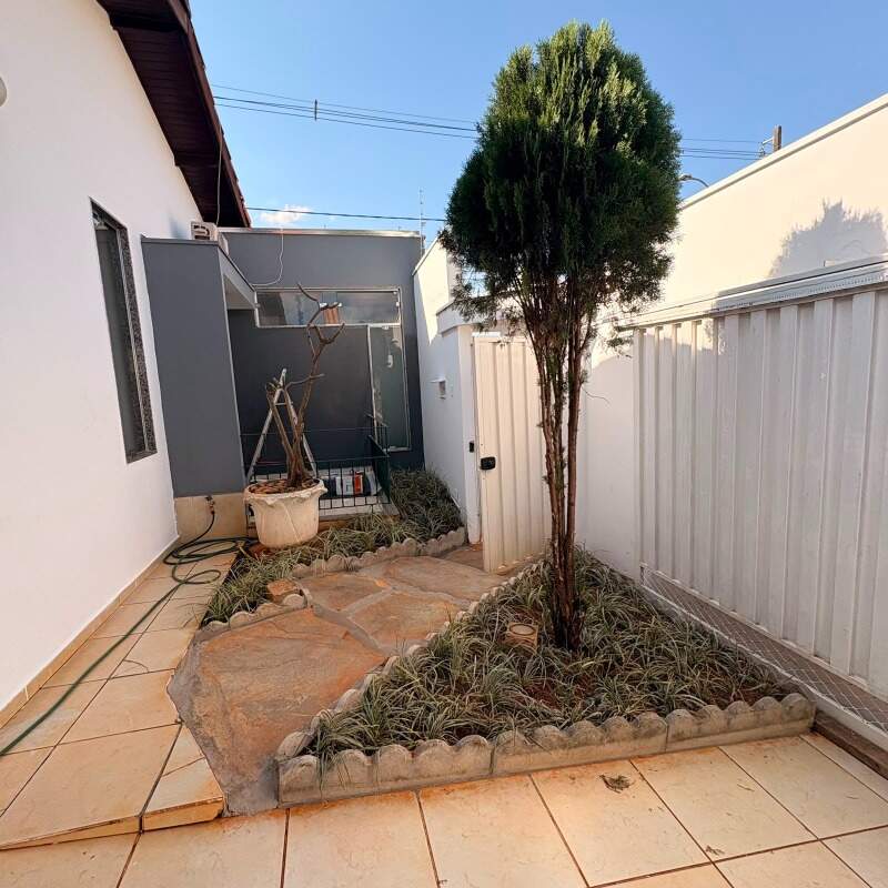 Casa para aluguel no Jardim Natália: 