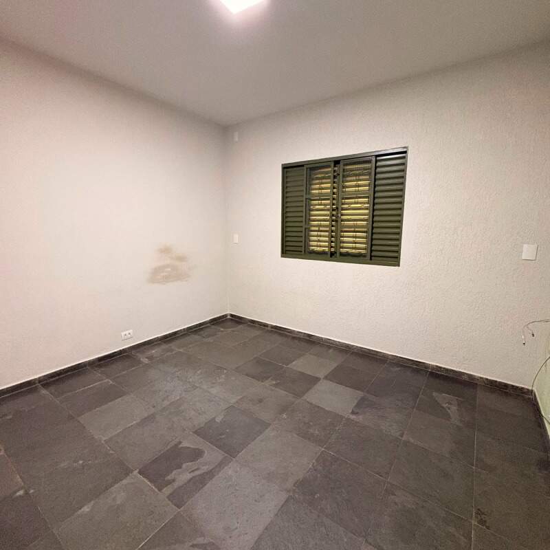 Casa para aluguel no Vila João Ribeiro: 