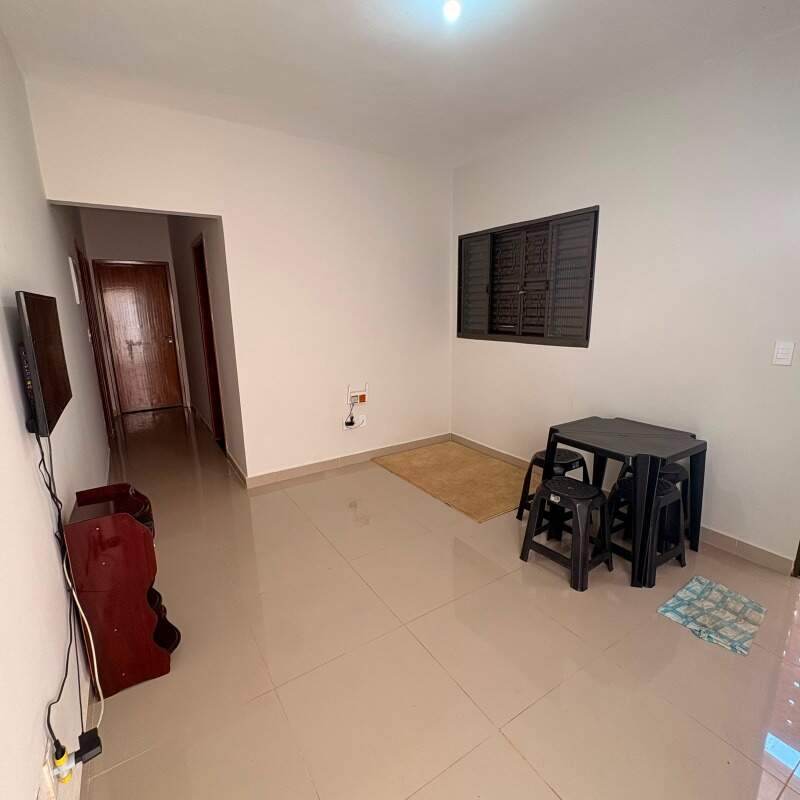 Casa para aluguel no Parque das Flores: 