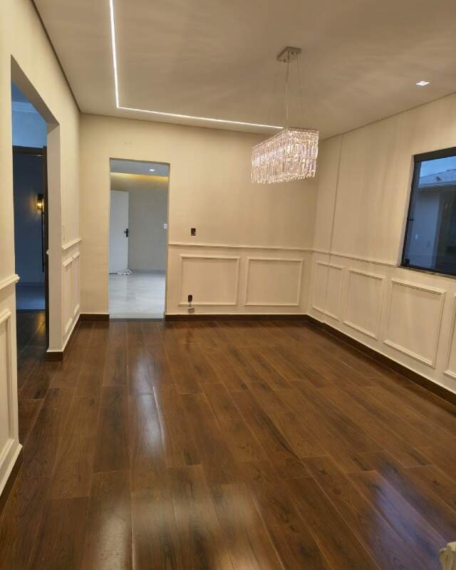 Casa à venda no Guilhermina Vieira Chaer: 