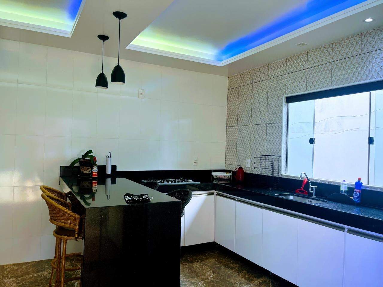 Casa à venda no Guilhermina Vieira Chaer: 