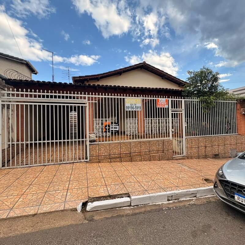 Casa para aluguel no Centro: 