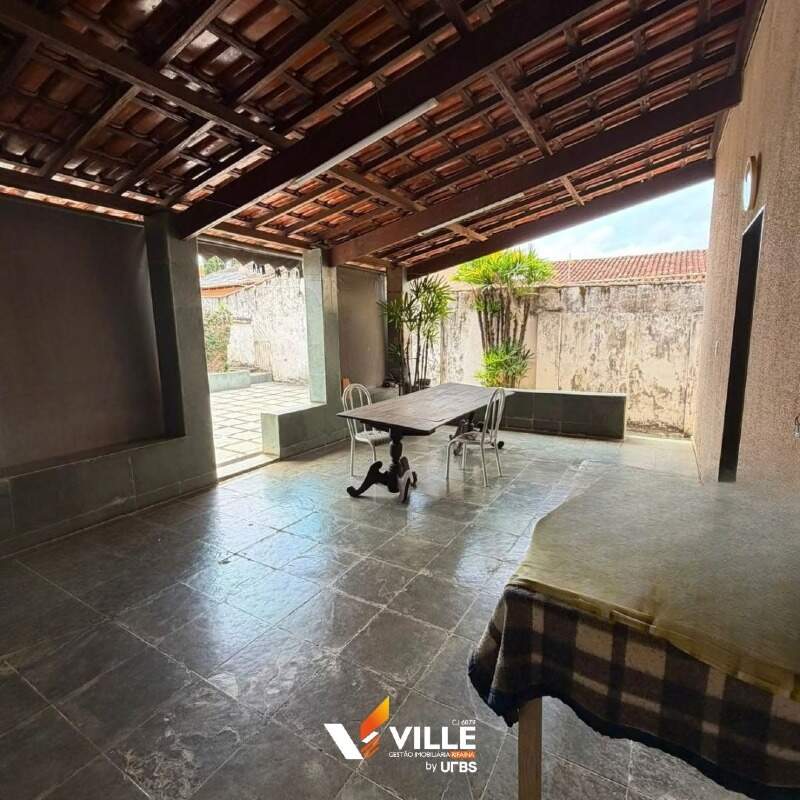 Casa à venda no Centro: 