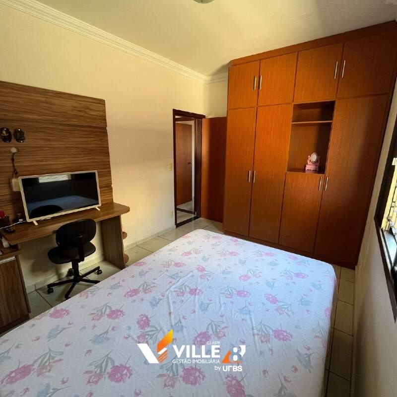 Casa à venda no Guilhermina Vieira Chaer: 