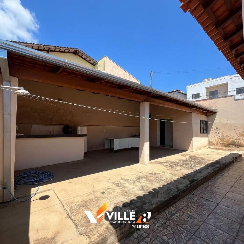 Casa à venda no Guilhermina Vieira Chaer: 